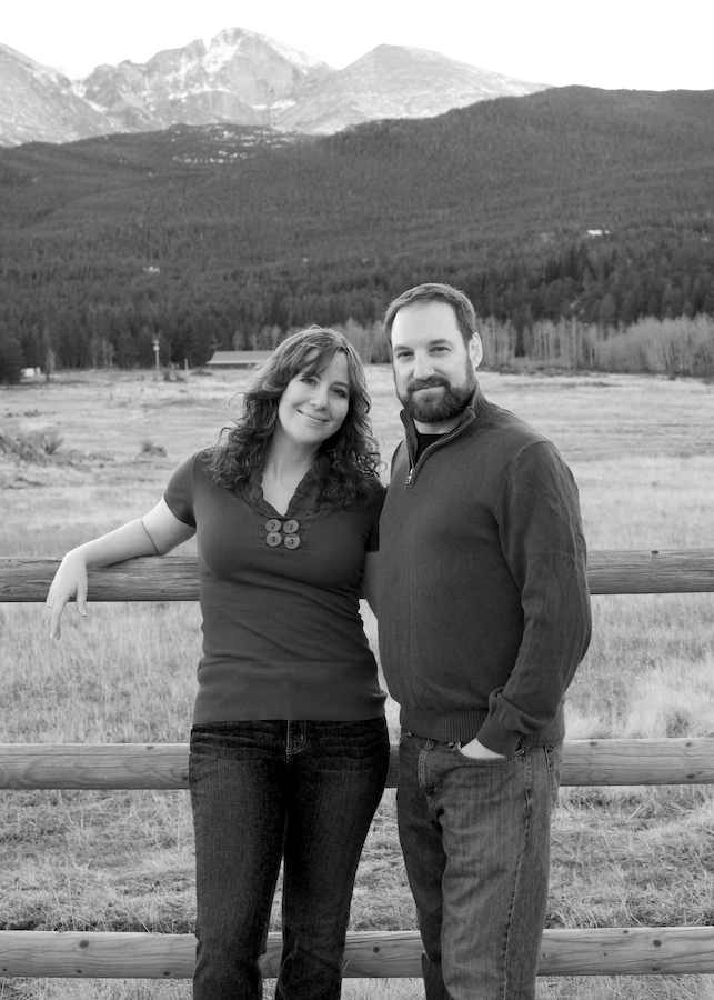 lily-lake-rocky-mountain-national-park-fall-engagement-hanging-out