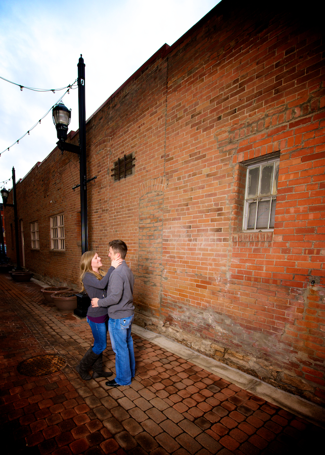 fort-collins-colorado-winter-engagement-vibrant-rustic-alley