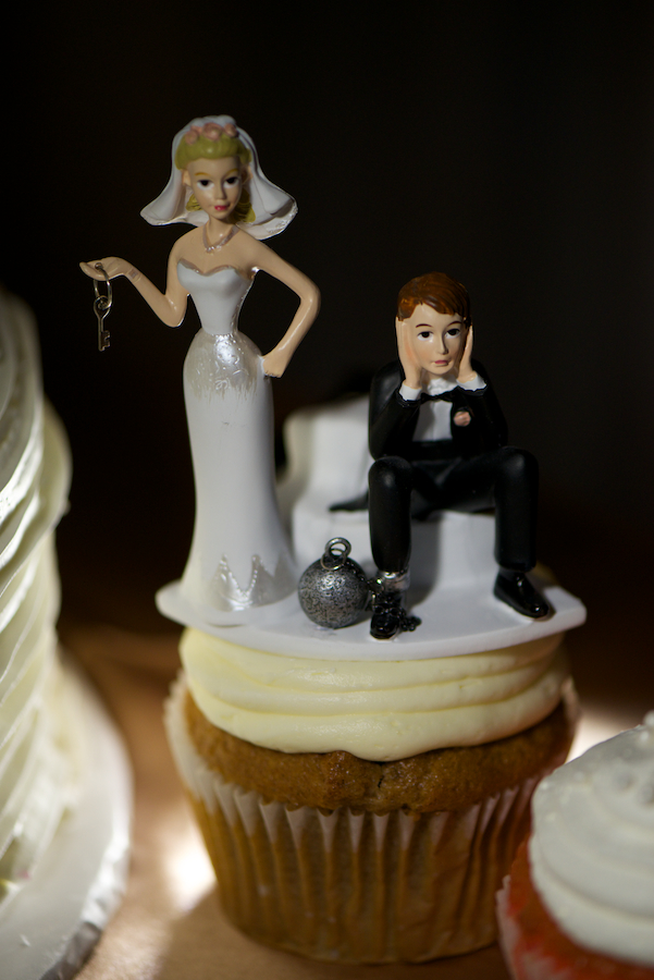 https://joeandrobin.com/wp-content/uploads/2014/11/Stanley-Hotel-Estes-Park-Wedding-Cupcake-Topper-Ball-and-Chain.jpg