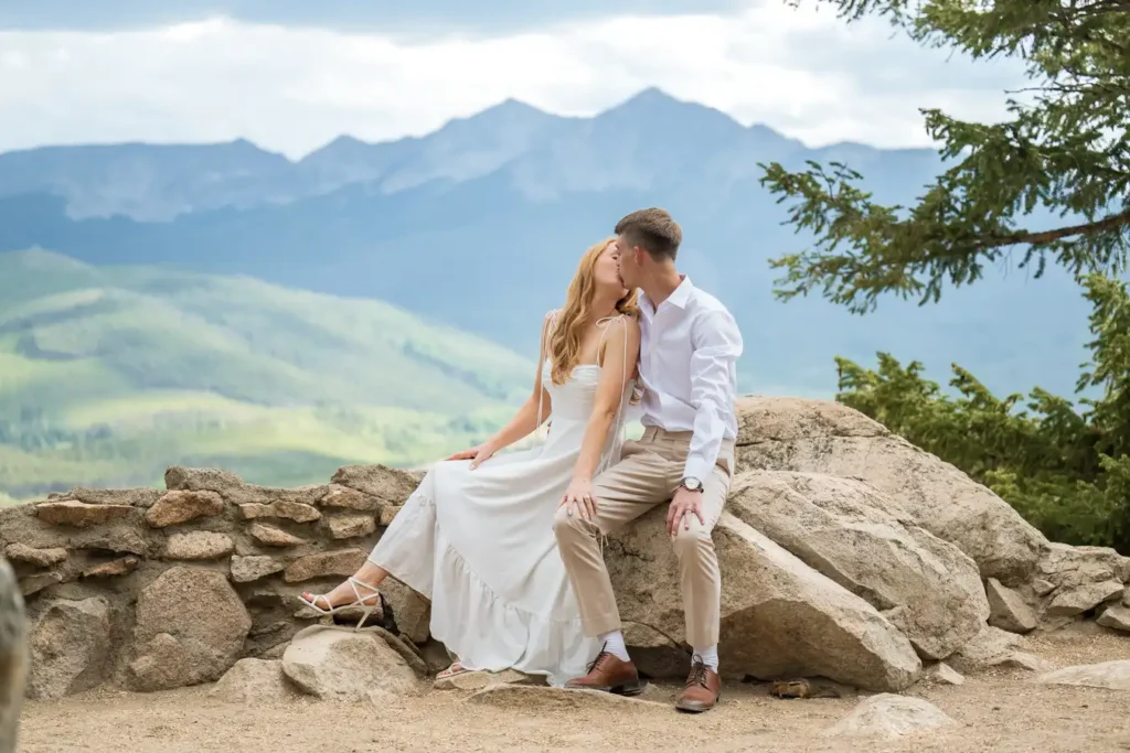 Sapphire Point July Engagement White Dress 13er Background